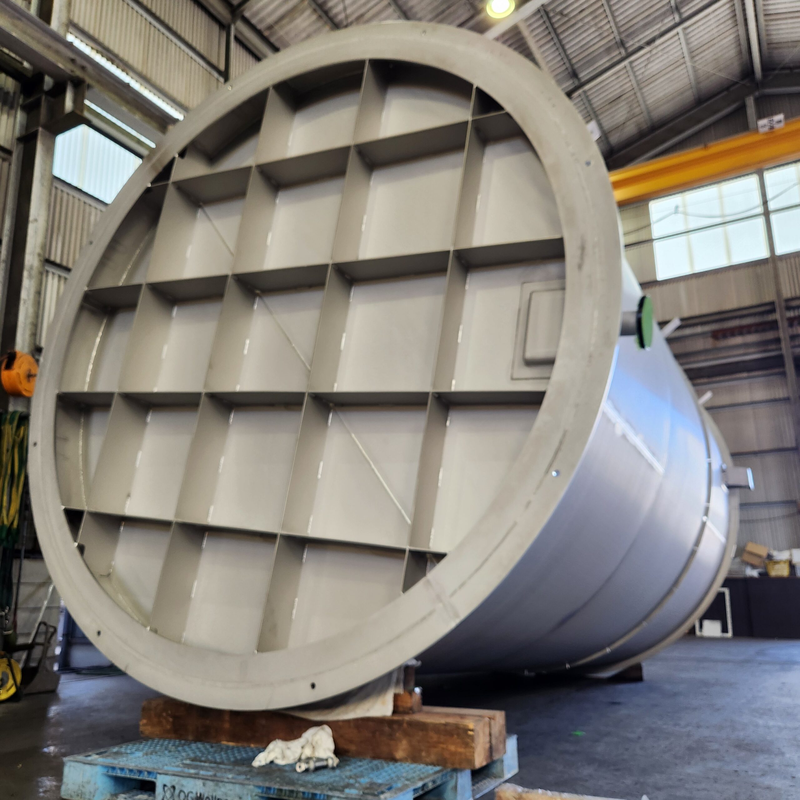 SUS食品オイルタンク　吹き付け酸洗い