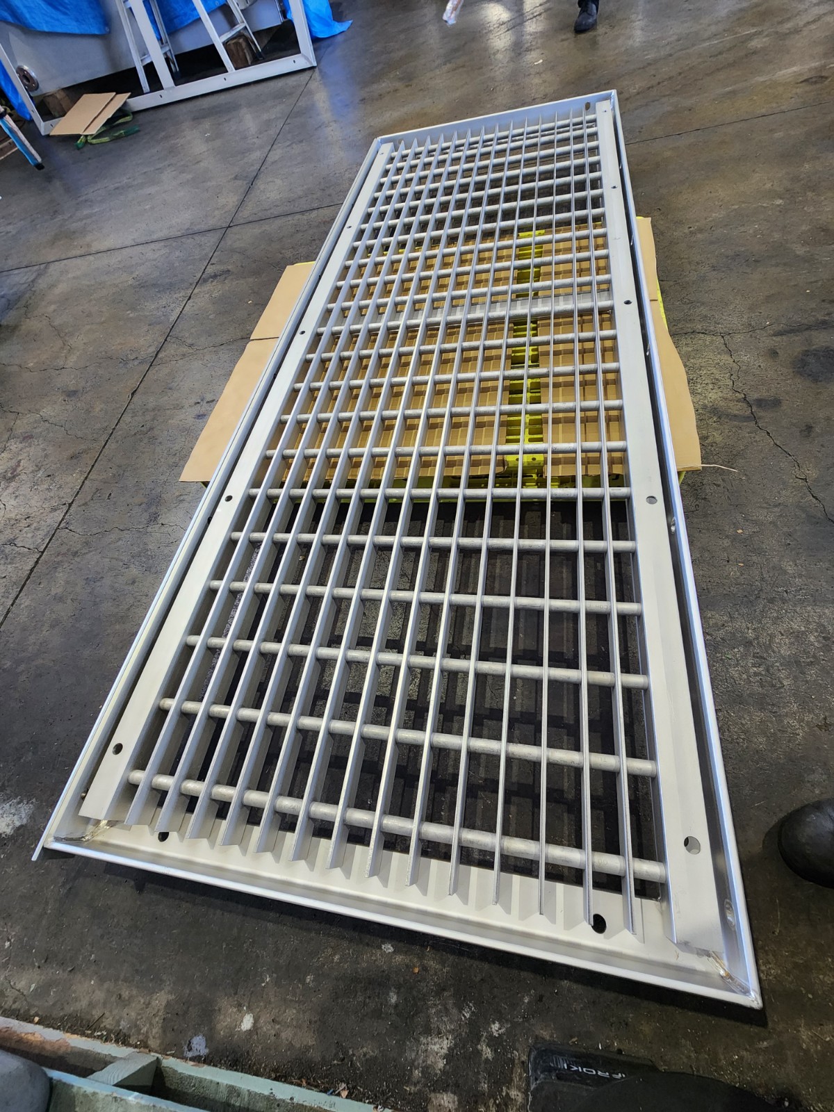 SUS除塵機用スクリーン　吹き付け酸洗い